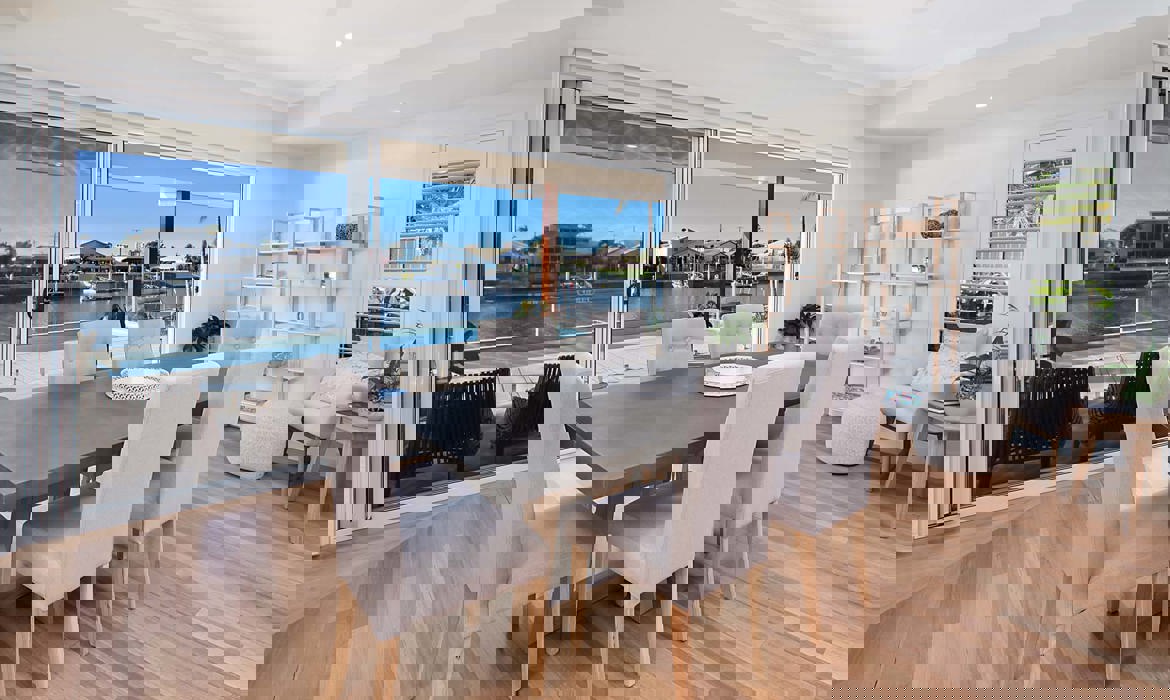 Sunbuilt Constructions Pelican Waters Boulevard Full Renovation Dining